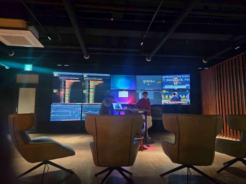 미팅 · 전략 논의 공간